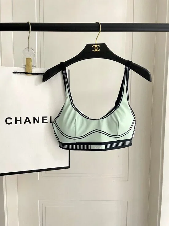 ALO Vest Set - Pants Set - Yoga Set Womens Size L - Picture 4 of 7